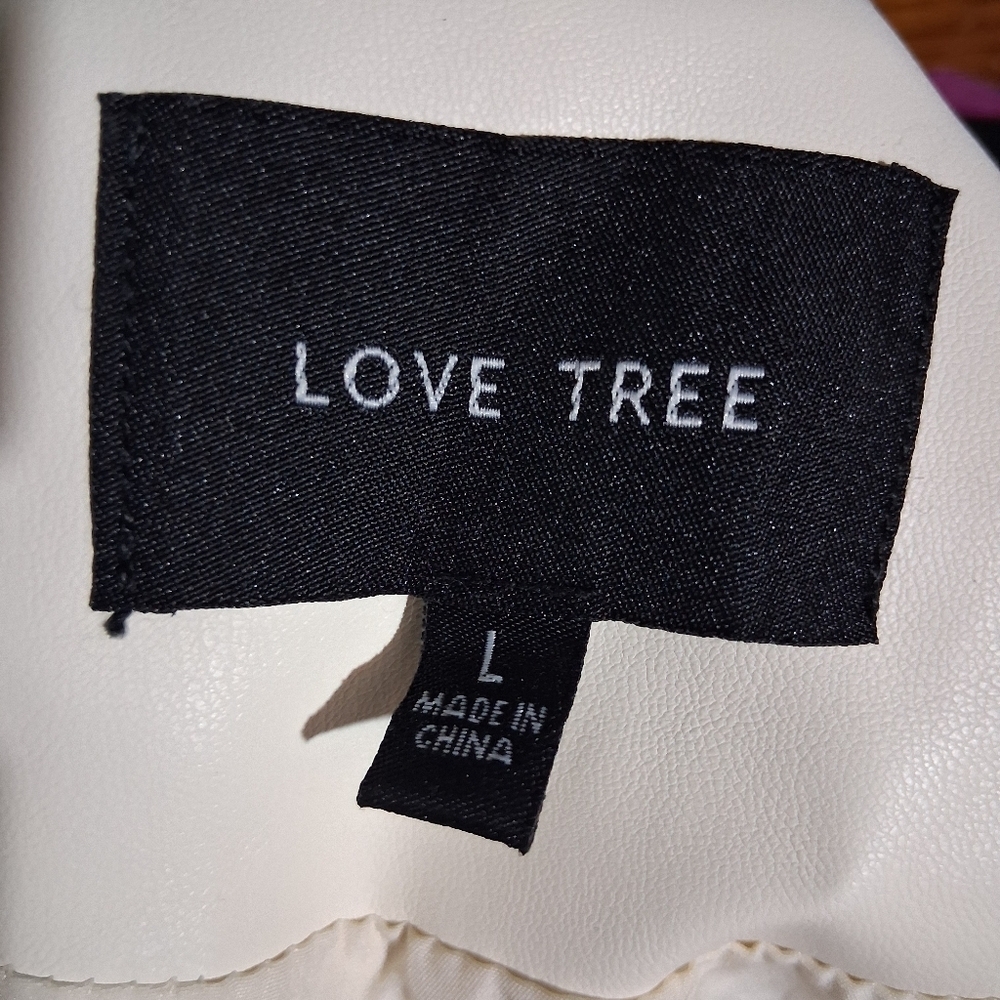 Love Tree Large Vest - Picture 5 of 5